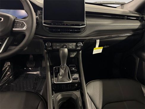 New 2026 Jeep Compass Limited image 11