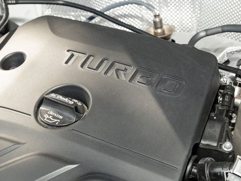 Used 2025 Buick Encore GX Avenir w/ Avenir Technology Package image 15