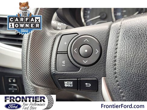 Used 2015 Toyota Corolla LE image 17