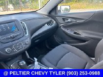 Used 2018 Chevrolet Malibu LT FWD image 18