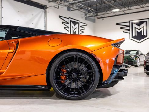 Used 2023 McLaren GT RWD image 16