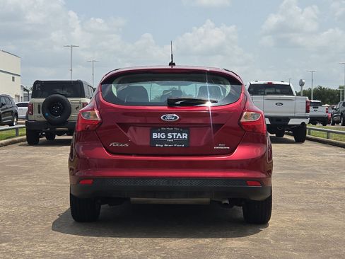 Used 2014 Ford Focus SE FWD image 5