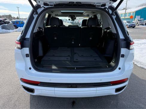 Used 2023 Jeep Grand Cherokee 30th Anniversary AWD/4WD image 8
