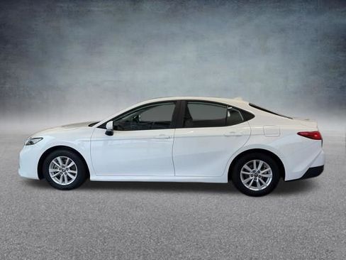Used 2025 Toyota Camry LE image 10