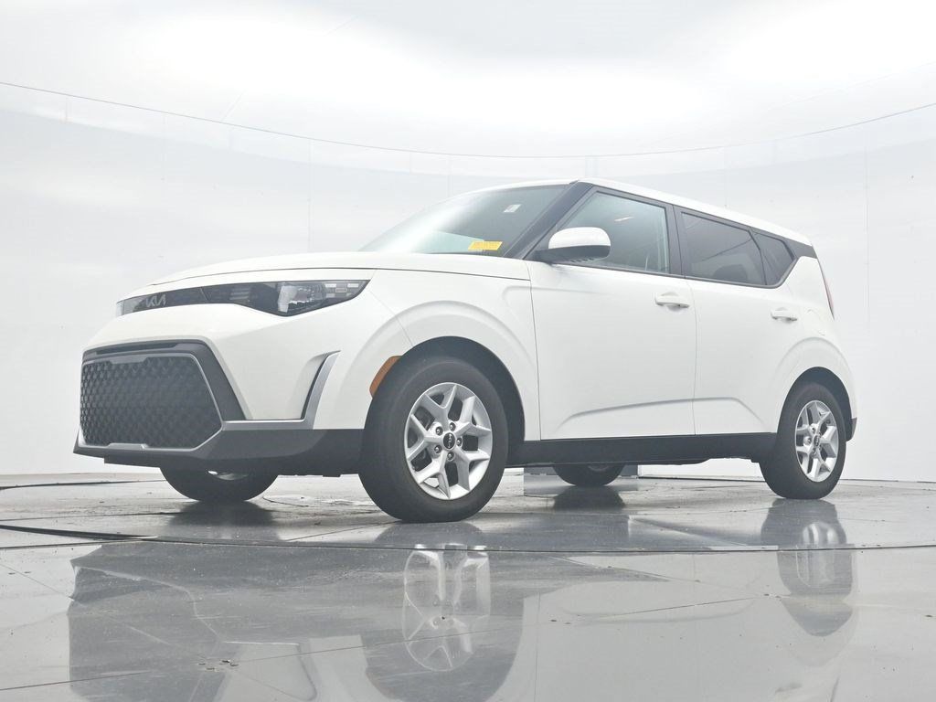 Used 2023 Kia Soul LX w/ Option Group 015 FWD image 25