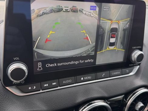 Used 2022 Nissan Sentra SR w/ SR Premium Package image 19