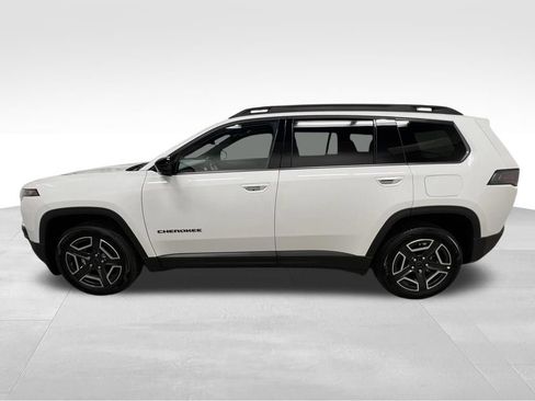 Used 2026 Jeep Cherokee Limited AWD/4WD image 8