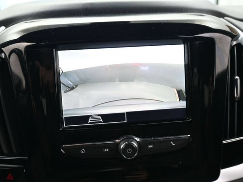 Used 2023 Chevrolet Traverse LT FWD image 23