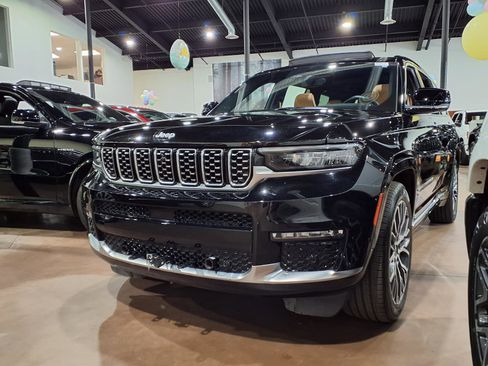 Used 2024 Jeep Grand Cherokee L Summit image 3