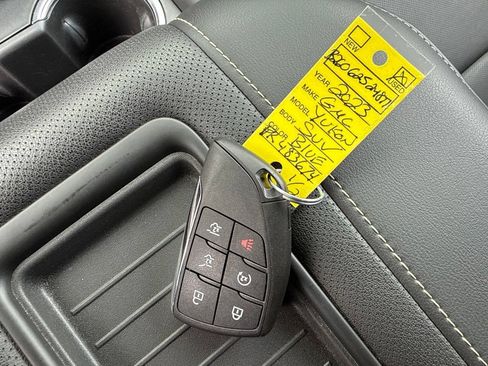 Used 2023 GMC Yukon SLT w/ SLT Luxury Package AWD/4WD image 39