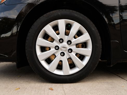 Used 2019 Nissan Sentra S image 14