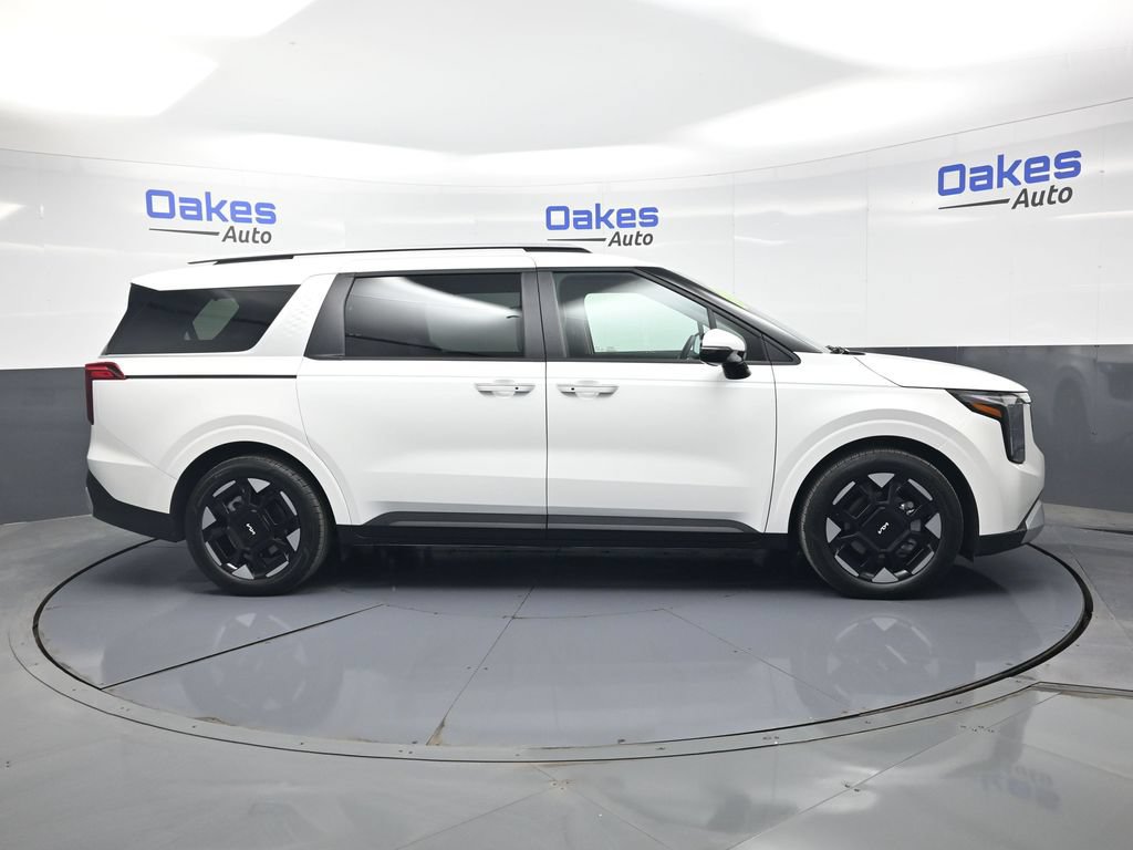 Certified 2026 Kia Carnival EX FWD image 8