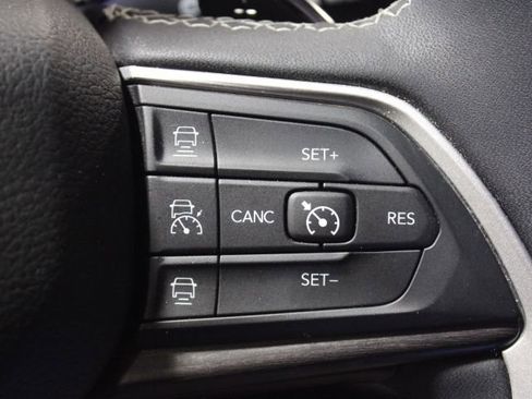 Used 2023 Jeep Grand Cherokee Limited AWD/4WD image 34