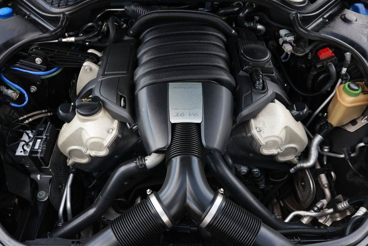 Used 2013 Porsche Panamera image 20