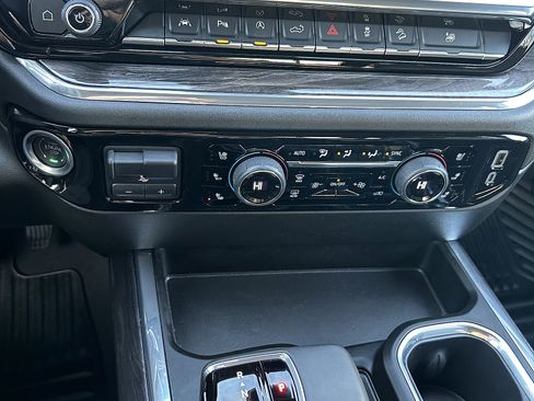 Used 2025 Chevrolet Silverado 1500 LTZ w/ Technology Package AWD/4WD image 14