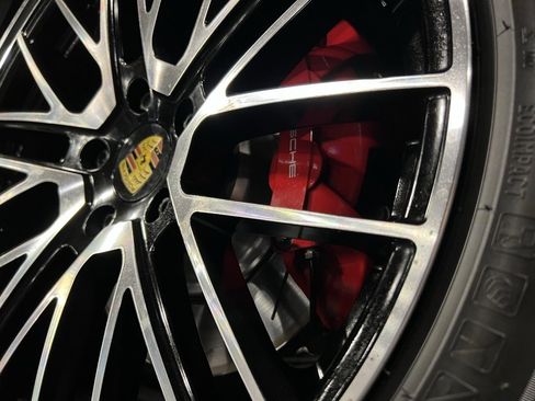 Used 2020 Porsche Panamera Turbo image 34