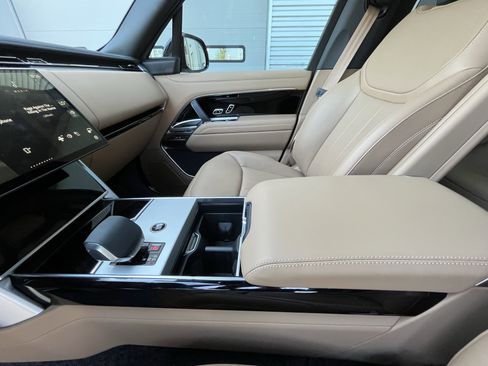 Used 2026 Land Rover Range Rover SE image 23