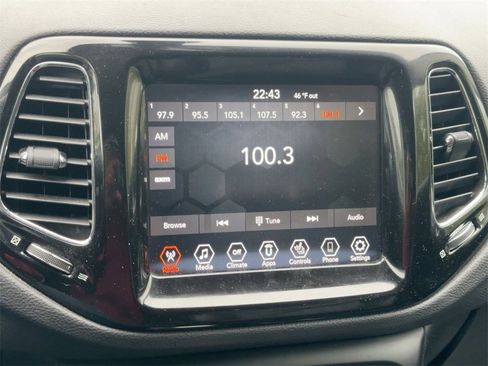 Used 2019 Jeep Compass Limited image 18