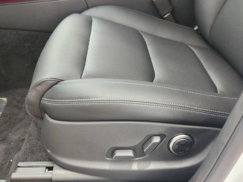 New 2026 Genesis GV70 2.5T AWD/4WD image 18