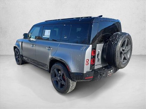 Used 2023 Land Rover Defender 110 X-Dynamic SE image 7