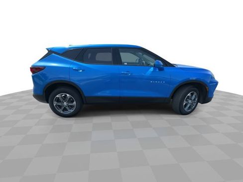 Certified 2025 Chevrolet Blazer LT FWD image 9