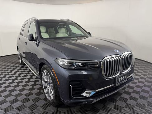Used 2020 BMW X7 xDrive40i w/ Executive Package AWD/4WD image 3