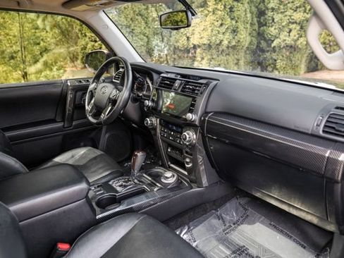 Used 2018 Toyota 4Runner Limited AWD/4WD image 23