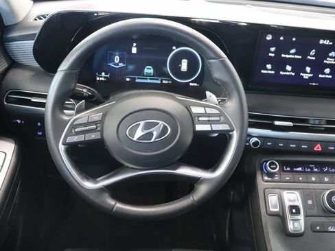 Used 2024 Hyundai Palisade Limited FWD image 11