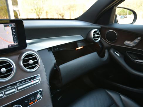 Used 2019 Mercedes-Benz C 300 4MATIC Sedan image 26