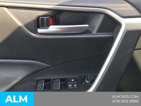 Used 2025 Toyota RAV4 XLE w/ Convenience Package FWD image 31