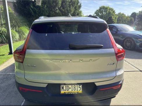 Used 2024 Volvo XC40 B5 Plus w/ Climate Package AWD/4WD image 6