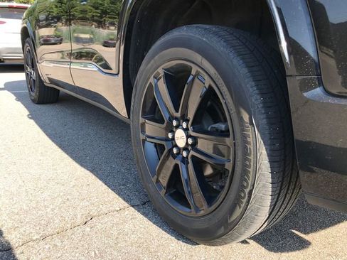 Used 2019 GMC Acadia Denali w/ Technology Package AWD/4WD image 13