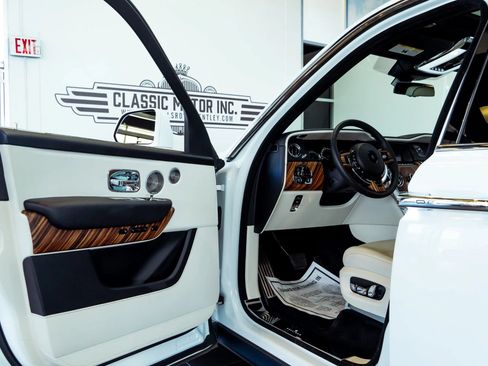 Used 2019 Rolls-Royce Cullinan AWD/4WD image 12