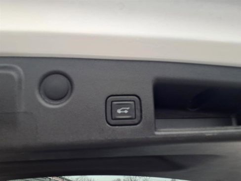 Used 2024 Chevrolet Equinox LT image 10