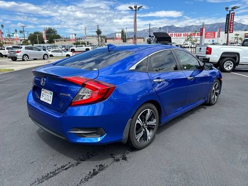 Used 2016 Honda Civic Touring image 4