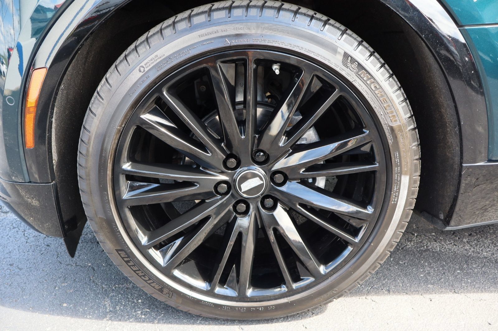 Used 2024 Cadillac Lyriq Luxury AWD/4WD image 14
