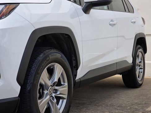 Used 2022 Toyota RAV4 XLE w/ Convenience Package image 40