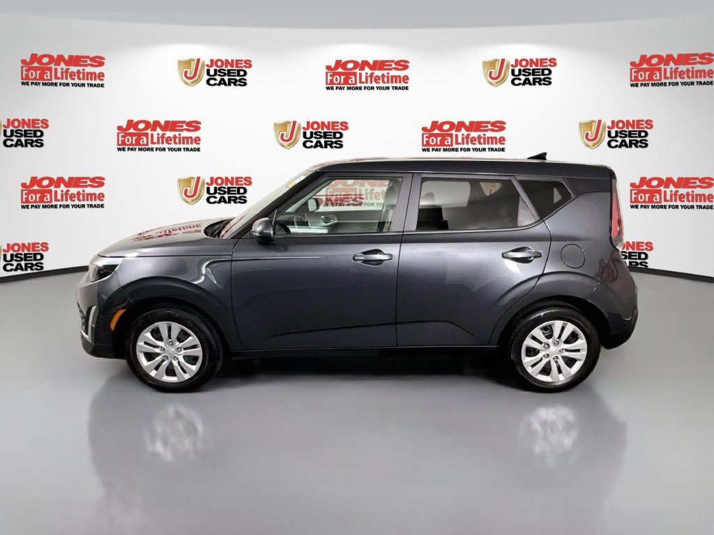 Used 2023 Kia Soul LX FWD image 13
