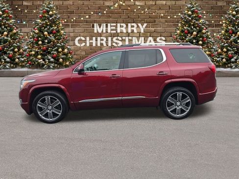 Used 2017 GMC Acadia Denali w/ Technology Package image 2