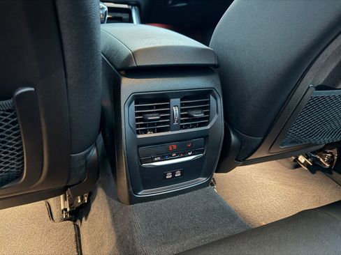 Used 2021 BMW 330i Sedan w/ Premium Package image 23