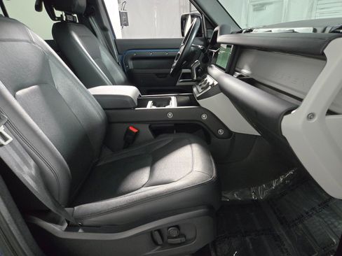 Used 2024 Land Rover Defender 110 S image 3