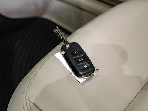 Used 2014 Volkswagen Beetle 2.5 FWD image 49