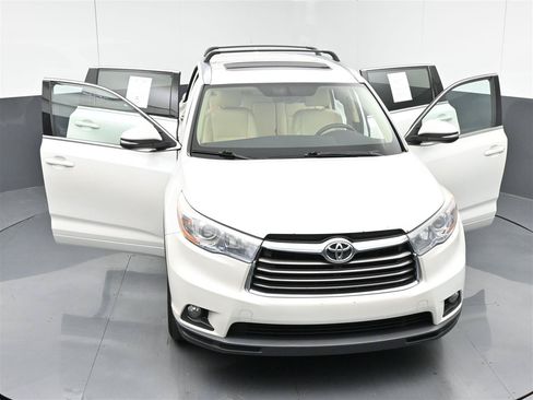 Used 2016 Toyota Highlander XLE AWD/4WD image 38