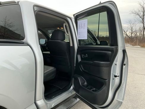 Used 2019 Nissan Titan S w/ S Utility Package image 23