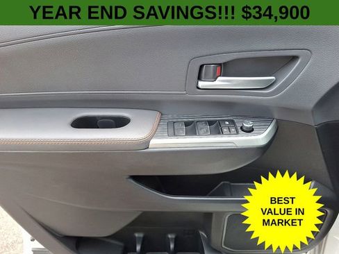 Used 2023 Toyota Sienna XSE image 15