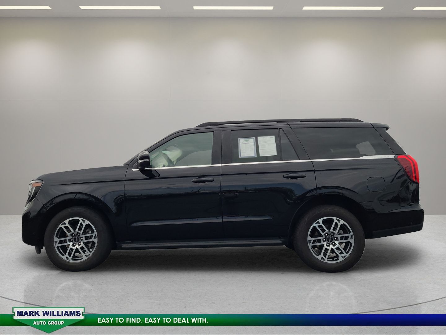 Certified 2025 Ford Expedition Active AWD/4WD image 7