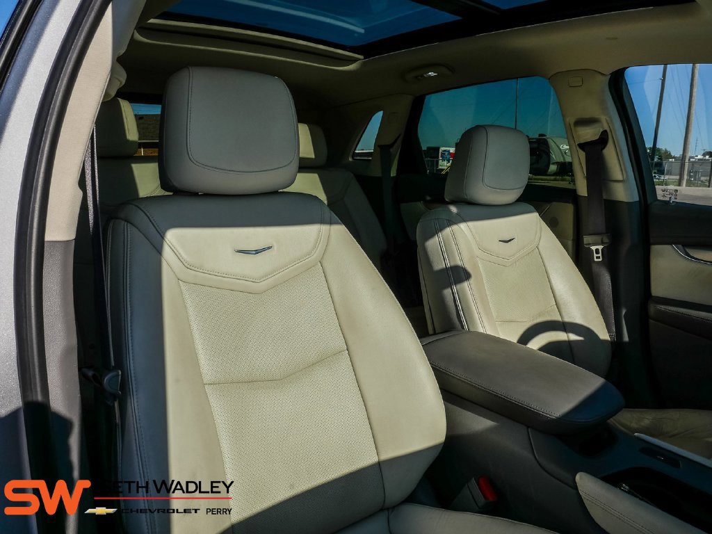 Used 2017 Cadillac XT5 Luxury w/ Driver Awareness Package FWD image 15