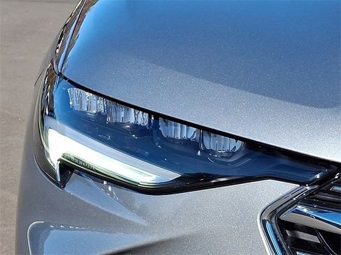 Used 2023 Buick Envision Essence image 10