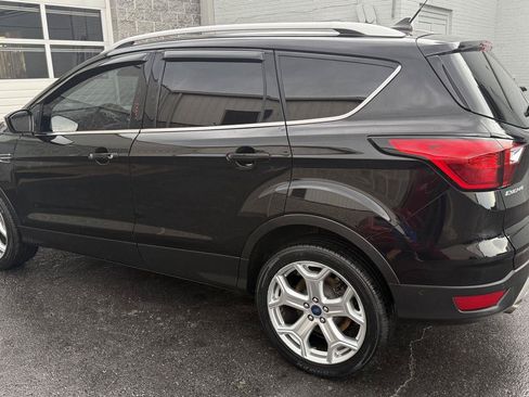Used 2019 Ford Escape Titanium FWD image 4
