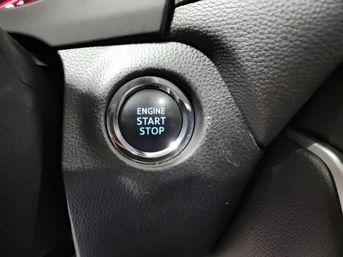 Used 2019 Toyota RAV4 XLE Premium image 34